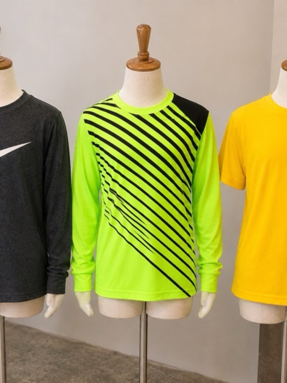 Kids athletic long and short sleeved shirt bundle size large/extra large